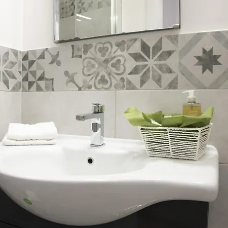 Apartment Santonofrio Apartments Silver E White *