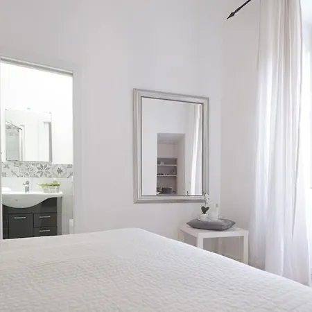 Santonofrio Apartments Silver E White Apartment Rom