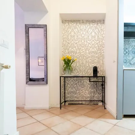 Santonofrio Apartments Silver E White *